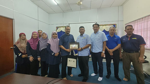 MESYUARAT KOLABORASI PENYELIDIKAN DI ANTARA UiTM, PERTUBUHAN PELADANG NEGERI JOHOR DAN UNIVERSITI PUTRA MALAYSIA: MEMACU PERTANIAN MAMPAN DAN AGROINDUSTRI